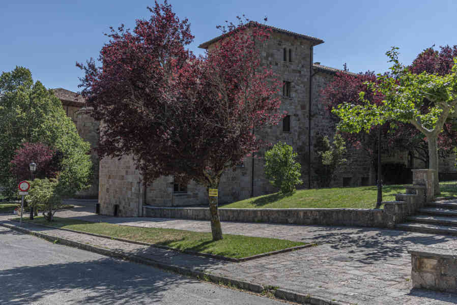 Reyno de Navarra - monasterio de Leyre 01.jpg